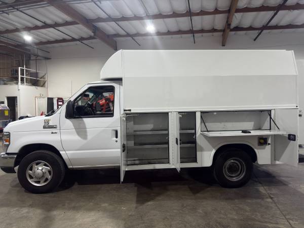 2019 FORD E350 VAN WITH UTILITY BOX FOR SALE - $32,000 (san jose east)63476100042241121