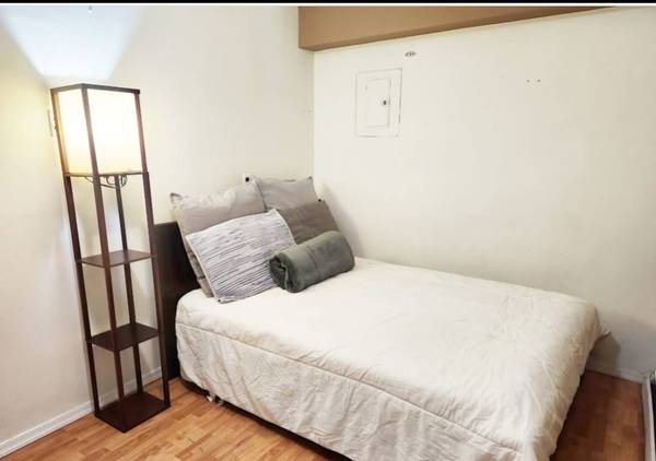 Rento cuarto privado 500 QUEENS 1