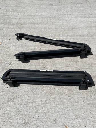 Yakima Button Down 4 Ski Rack 1