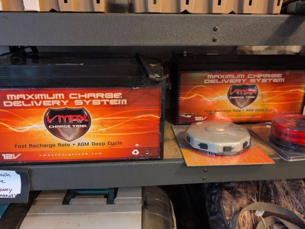 Very large solar battery 2 available 1