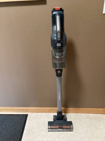 BLACK+DECKER POWERSERIES+ Stick Vacuum – Extra Battery Included! 1
