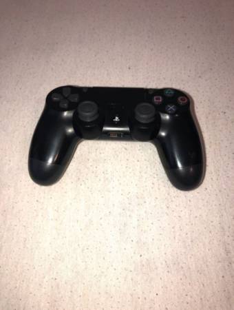 PS4 Pro 1 To – Buen estado - $150 (Nueva York)63471137542019122