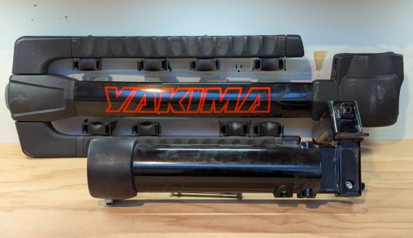 Yakima Fullswing 4 Bike Rack READ 1