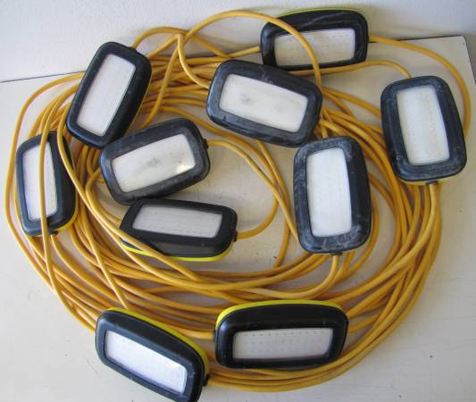 Southwire 100 ft LED String Light 14/3 SJTW Indoor & Outdoor 120V 10 L 1