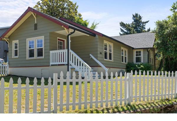$2,580 / 2hab - 1174ft2 - ¡8610 SE 28th Ave es la casa que querrás hacer tu hogar! (Milwaukie)63831396579587122