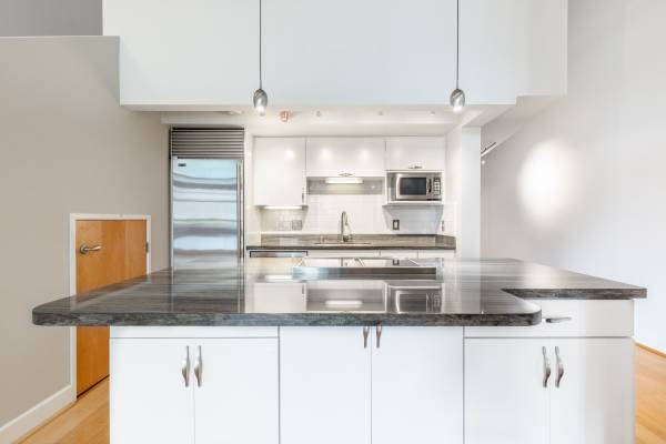 $5,300 / 2br - 1250ft2 - The Harbor Lofts | Two-Level 2 BD Loft W 15' Ceilings| Ava Mid October (SOMA / south beach)63834322410881123
