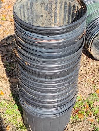 Macetas en buenas condiciones - $1 (Ozark, Alabama)63440435740289122