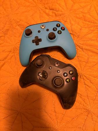Xbox controllers 1