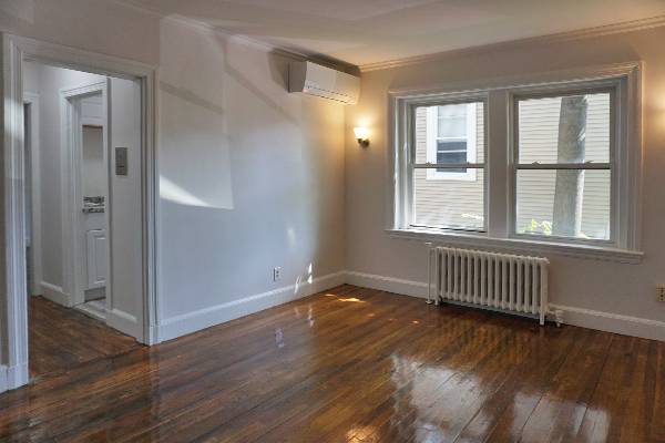 $1,900 / 1br - ** NO FEE ** Nice 1 bed off Adam St in Waltham. Avail NOW. Cat ok63817562576513123