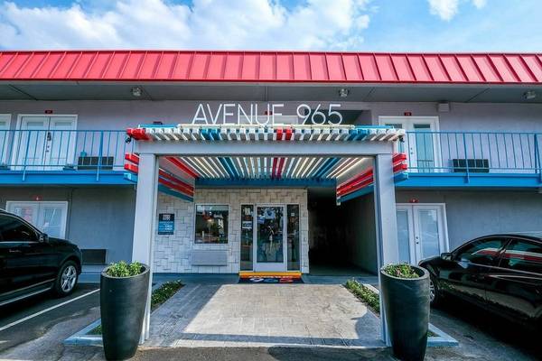 $850 / 400ft2 - Nuevas entradas con puertas francesas, aire acondicionado (965 Cottage Grove Ave, Las vegas, NV)63859501205379124