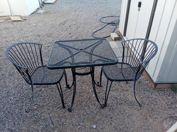 table and chairs 1