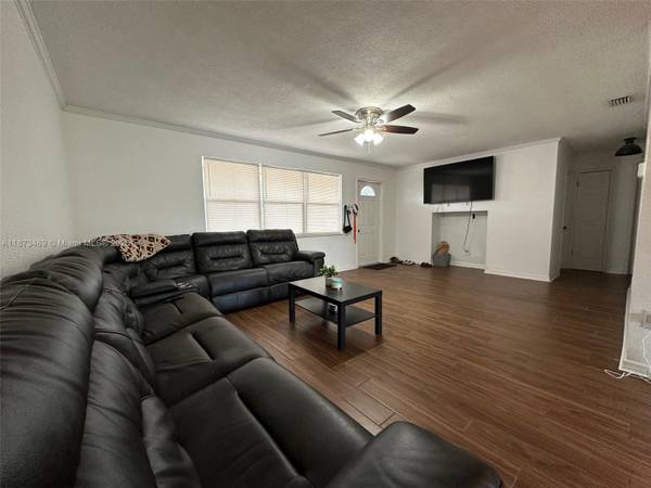 $699,000 / 3br - 1344ft2 - 🌹🏠Amazing Opportunity! 3/2 Single Family Home with Garage for Sale!64002013273218124
