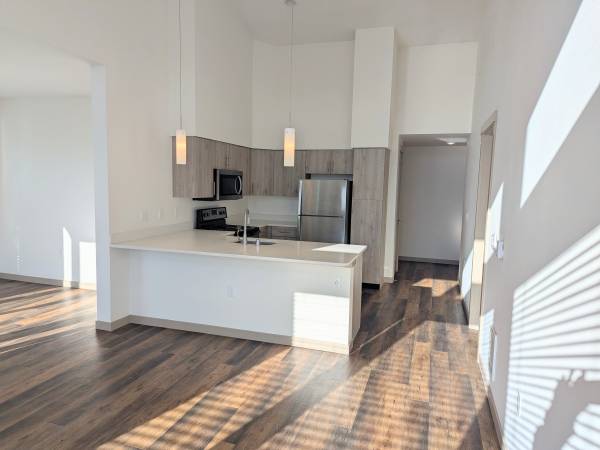 $2,858 / 2br - 1105ft2 - Ground Floor 3 Bedroom, Perfect Location! (Maple Valley, Renton, Covington)63885125085443122