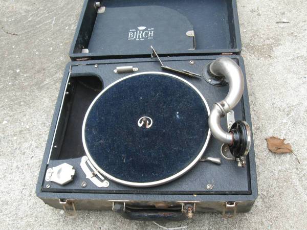 Birch Turntable 1