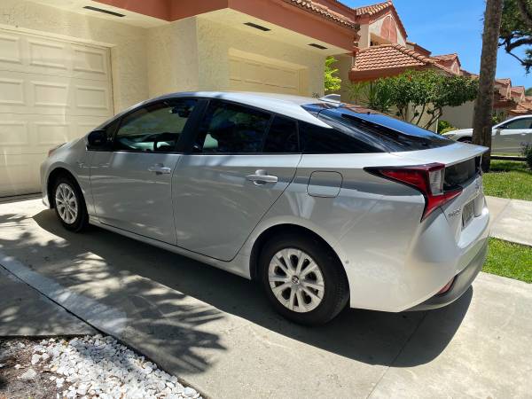Toyota Prius LE 2022 for sale - $25,000 (Hollywood)63470424816899122