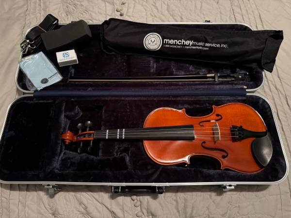 Eastman VL80 4/4 Violin, Case and Bow - musical instruments - by