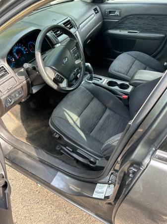 2010 FORD FUSION SE 2.5L AUTOMATIC CLEAN & RELIABLE - $2,600 (Puy/SoHill/Sumner/Tacoma)63477150974851123