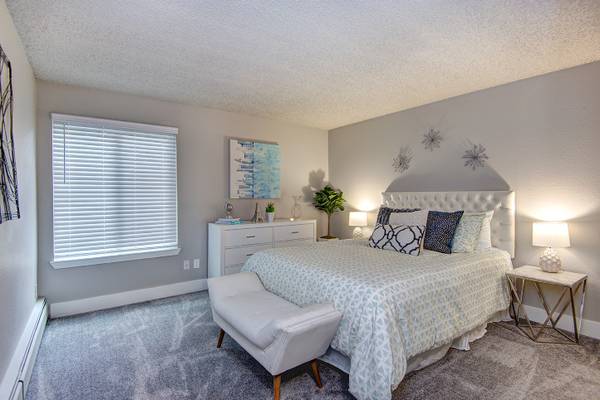 $1,799 / 2br - 968ft2 - APPLY BY 9/21 AND RECEIVE $2500 RENT CREDIT! (8200 Bridgeport Way Southwest, Lakewood, WA)63808059045763122