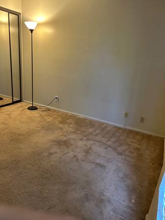 $1,300 / 2br - Unfurnished Private Bedroom / Private Bath / Parking Space (Studio City)64035740285698121
