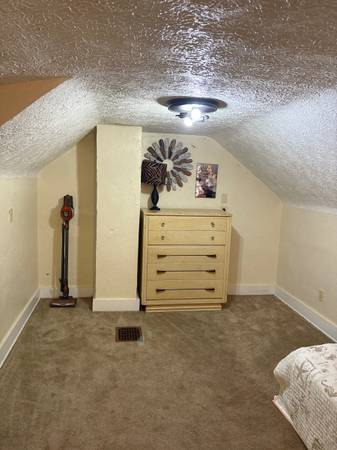 $550 / 5br - *no te lo pierdas* Compartir habitación / $550 incluyendo todos los servicios (Akron)63621849309825123