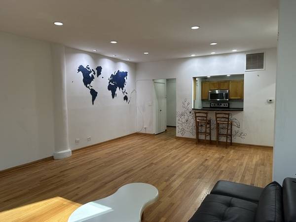 $235,000 / 1br - MAKE AN OFFER-condo (CHICAGO)63899122674050122