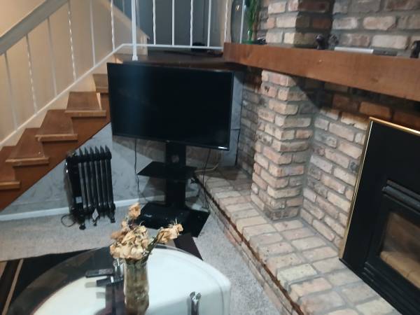 $800 / 1br - Furnished 1 Bedroom Lower Apt $800 (Maple Grove)64003959316097122