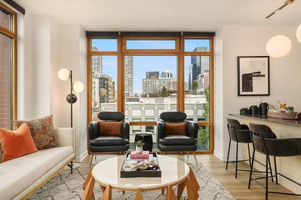 $436,111 / 2br - 1098ft2 - Belltown 2x2 with City + Water Views! OFFERING 4-8 WEEKS FREE (Belltown)63934549778435124