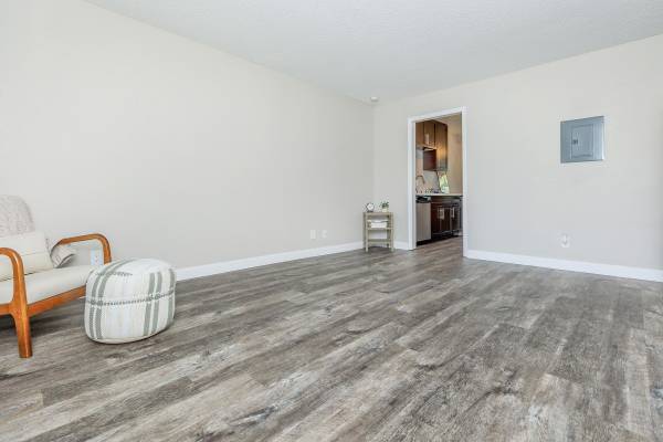 $2,280 / 2br - 825ft2 - Covered Parking, Walk-in Closets, 2bd 1ba (lafayette / orinda / moraga)64000588777603123