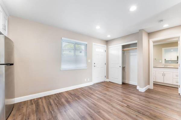 $2,695 / 2br - 811ft2 - Quartz Counters/Open Kitchen/Stainless Steel Appliances/Wooden Floors (fremont / union city / newark)63658045561857122