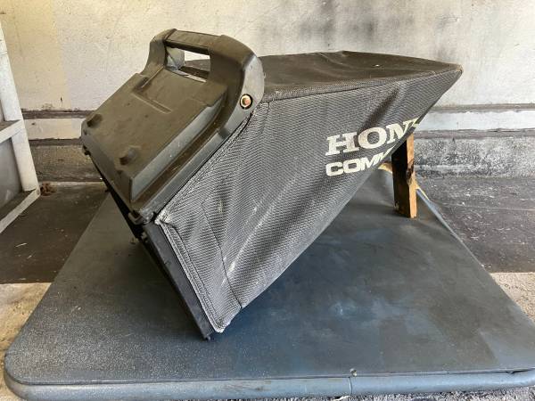 Honda Commercial Mower Bag (12-6) 1