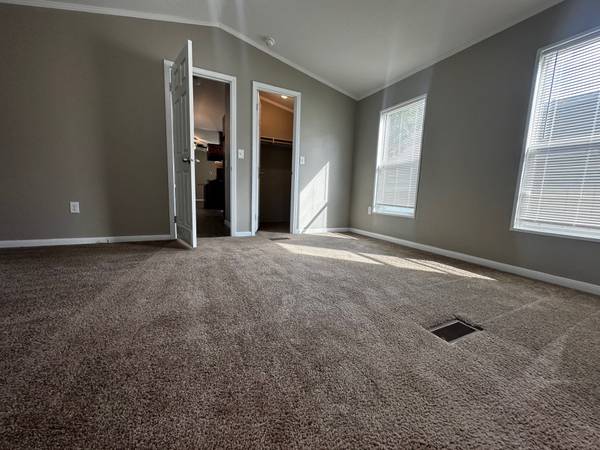 $83,900 / 3br - 1152ft2 - Instant positive equity, instant FREE LOT RENT!64179400725249122