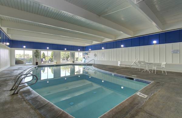 $235,000 / 1br - 906ft2 - Sunshine, Style & a Peekaboo River View—Welcome Home! (Vancouver)63956923676546123