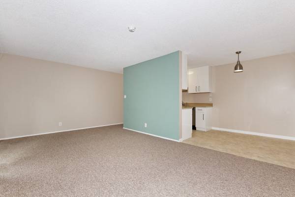 Spacious 2 bedroom with Balcony & Dishwasher in Prime Location! 1
