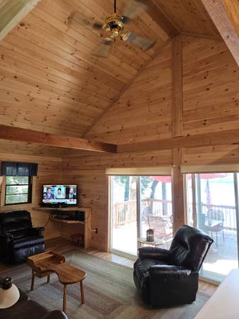 Very Private, Very Quiet Lakefront Cabin 1