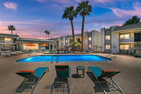 $950 / 1br - 655ft2 - Pet Friendly w Dog Park, Walk In Closets, Stainless Appliances64024994544001122
