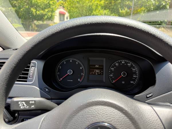 2012 Volkswagon Jetta - only 27K miles!! - $7,000 (San Anselmo)63617813851393122