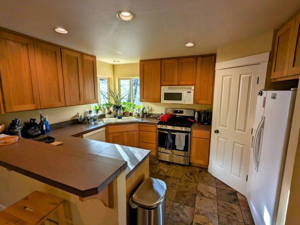 $800 / 3br - Room for rent, Westside, $800+utilities (Bend Westside)63839294377347120