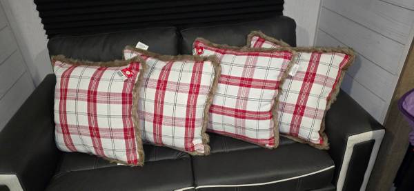 New Accent Cushions  $20 each 1