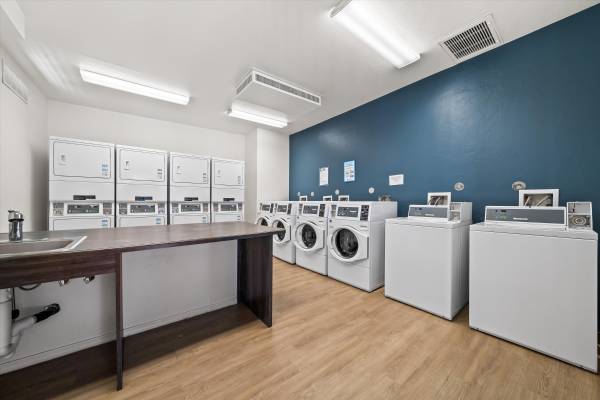 $737 / 1br - 495ft2 - RENOVATED COMMUNITY! 1& 2 BEDROOMS AVAILABLE NOW!!~ (Tucson)63674704776705124