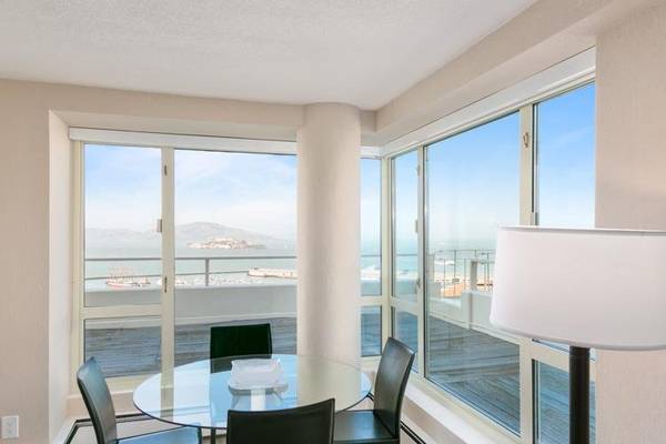 $7,598 / 3br - Three Bedroom with Amazing Views, Available Soon! (russian hill)63668044671875121
