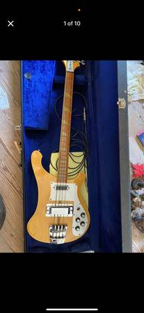 Rickenbacker bass 1