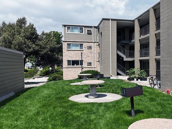 Fox Hill Apartments – Mountain Views & Modern Living in Golden, CO! 1