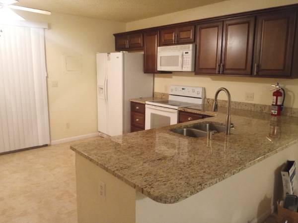 $1295.00 / 2br - Nice 2BD 1BA - In Unit Laundry, Fireplace, Deck, Patio, Storage63658112359171122
