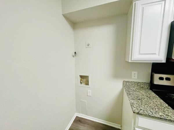 $849 / 1br - 630ft2 - Want Affordable AND Comfortable? You Got It. (1400 Shady Ln, Bedford, TX)63867602901379120