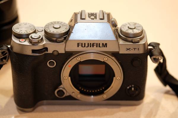 Fujifilm X-at1 Silver Graphite - Excellent - photo/video - by