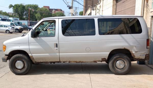 2005 Ford E 250 Window Cargo Van - $1,500 (Chicago)63624834041219124