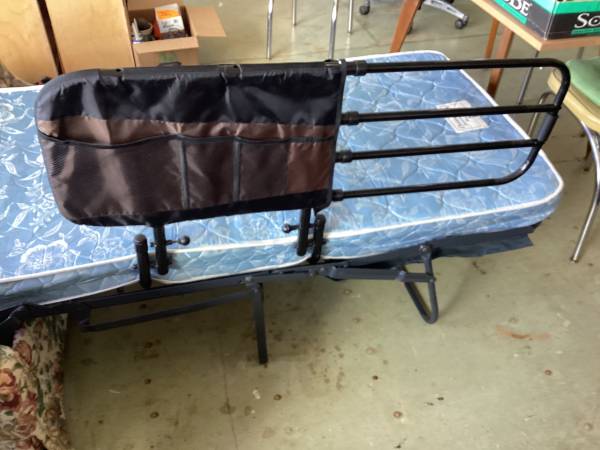 Bed Rail for elderly adults Safety 1