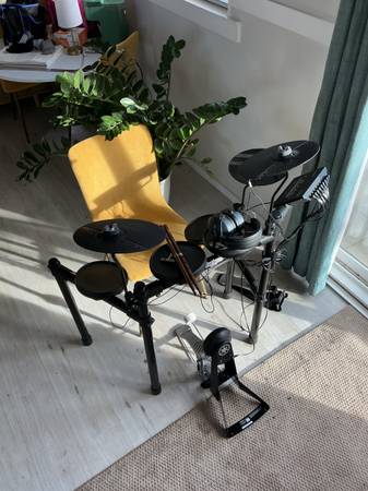 drum set. Electric. Yamaha 1