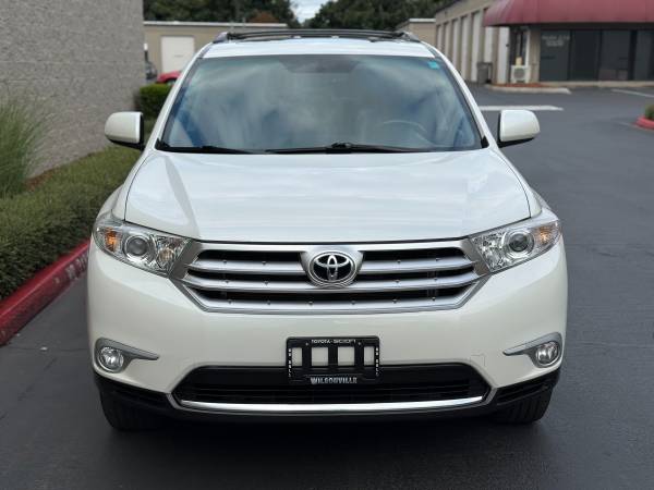 2011 Toyota Highlander 4x4 - 1 DUEÑO / ASIENTO DE TERCERA FILA / CUERO / ASIENTOS CALEFACCIONADOS - $18,900 (Toyota Highlander en Beaverton)63441421569921121