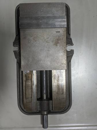 Kurt D60 anglelock vise 1